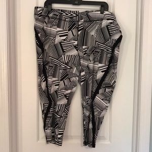 Livi Active Cropped Leggings